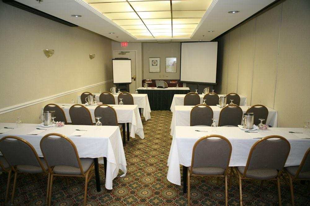 Holiday Inn Express Naperville By Ihg Eksteriør bilde