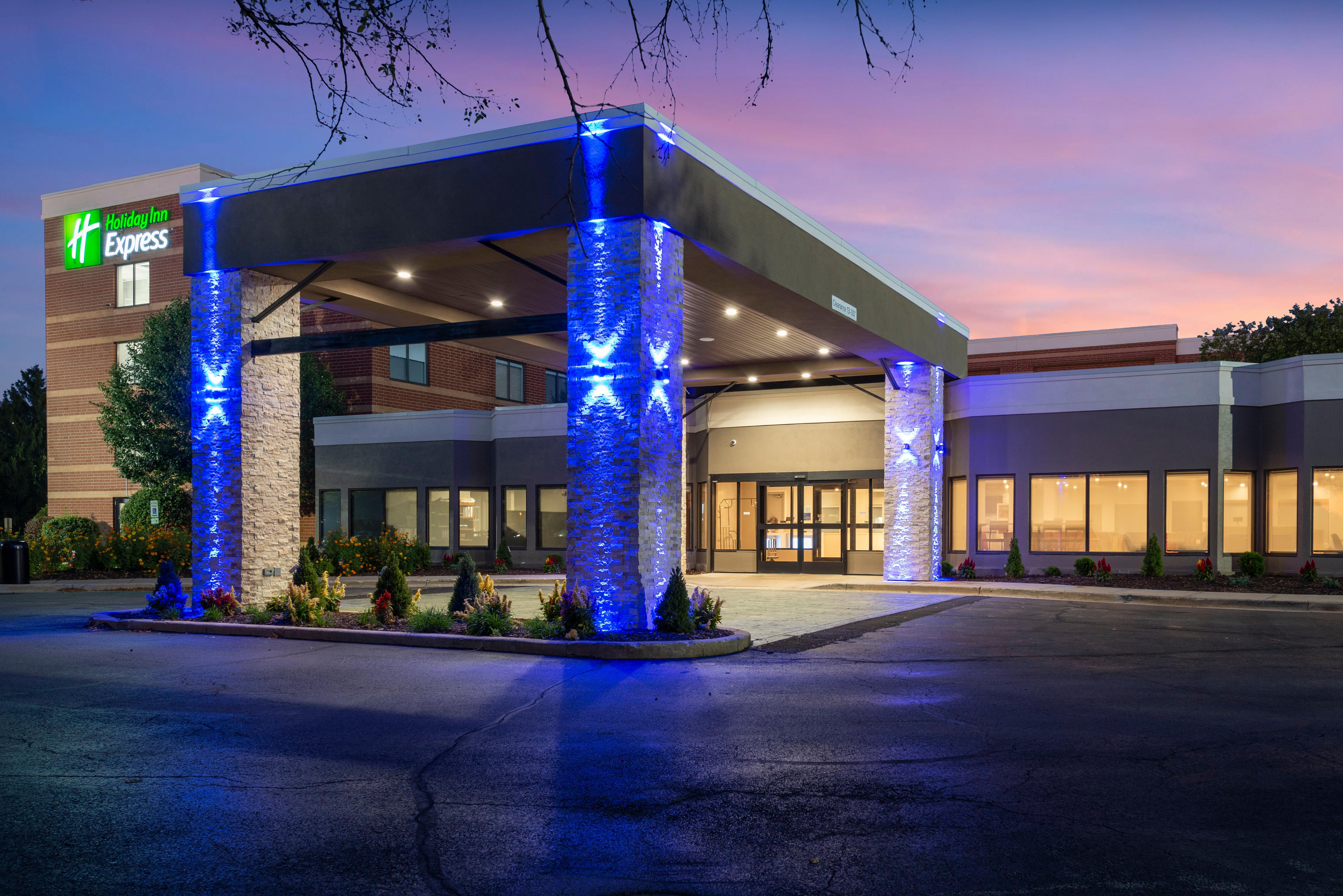 Holiday Inn Express Naperville By Ihg Eksteriør bilde