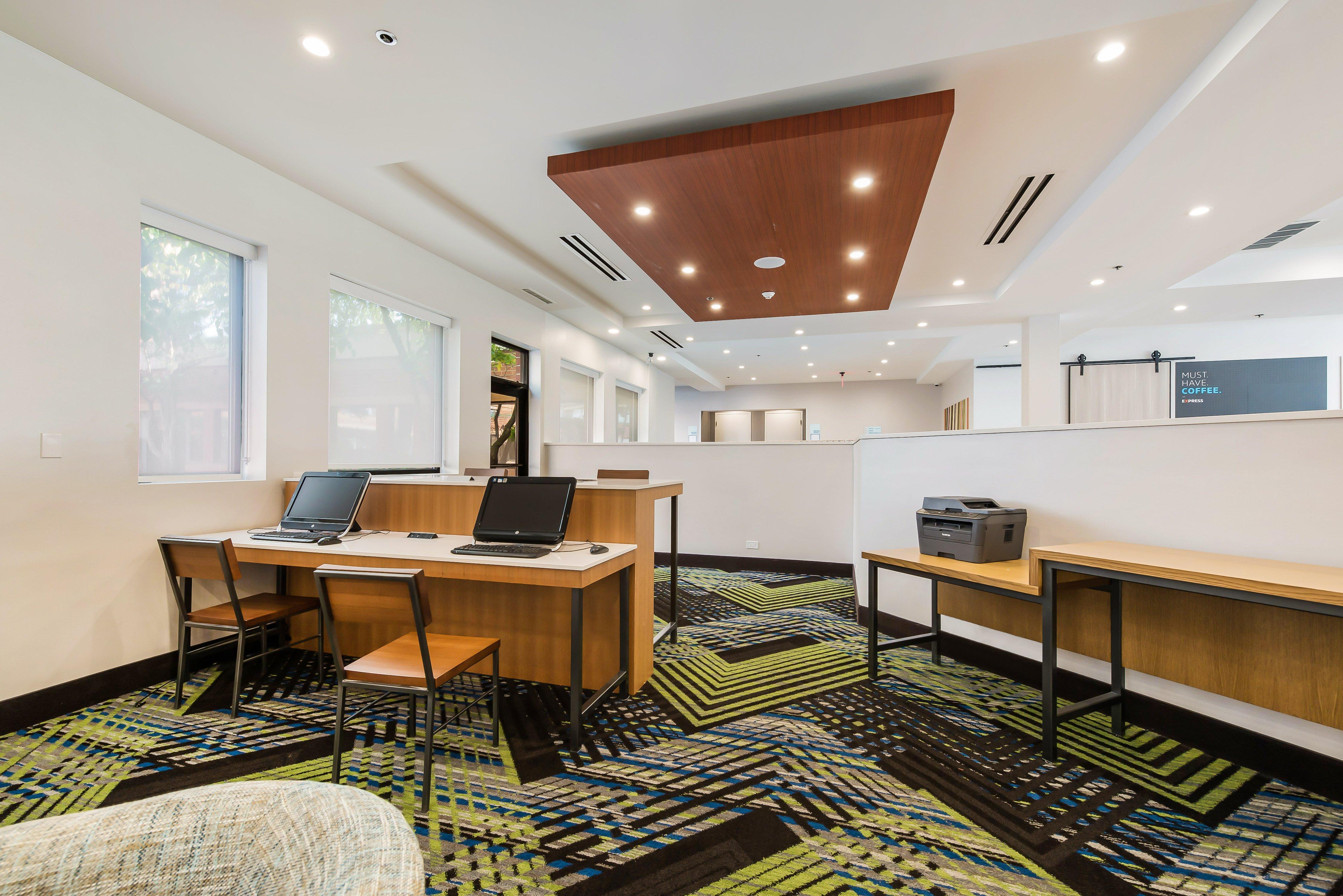 Holiday Inn Express Naperville By Ihg Eksteriør bilde