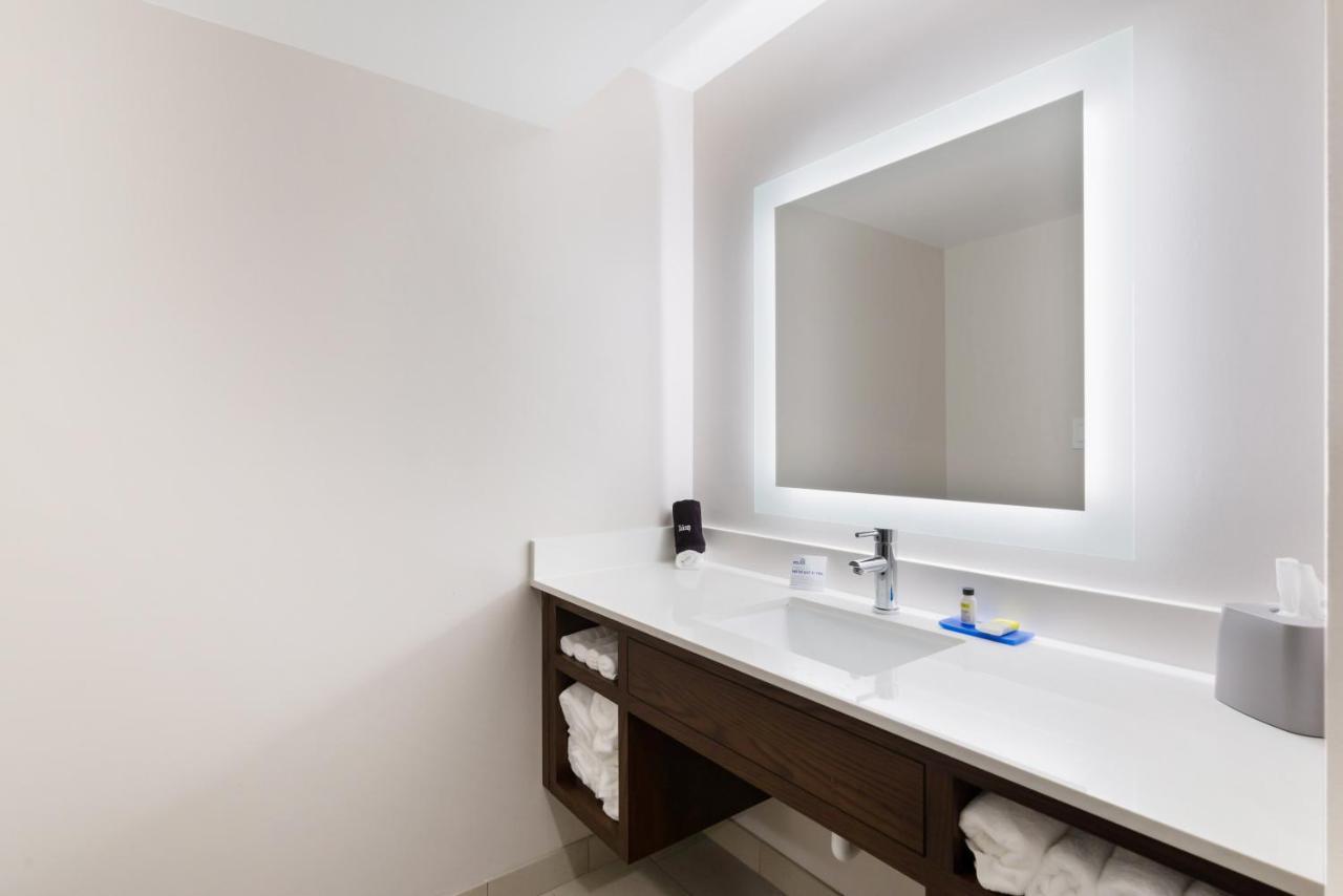 Holiday Inn Express Naperville By Ihg Eksteriør bilde